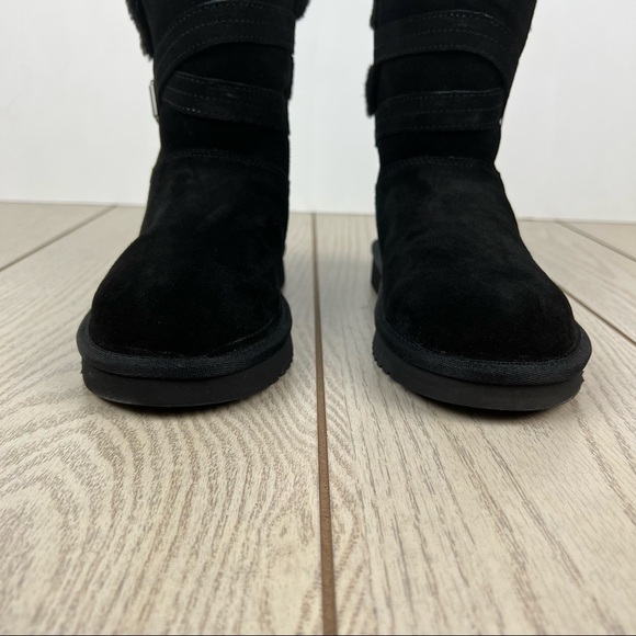 Koolaburra By UGG Women's Delene Wrap Buckle Strap Booties US6 Black Suede $100 - Picture 5 of 11